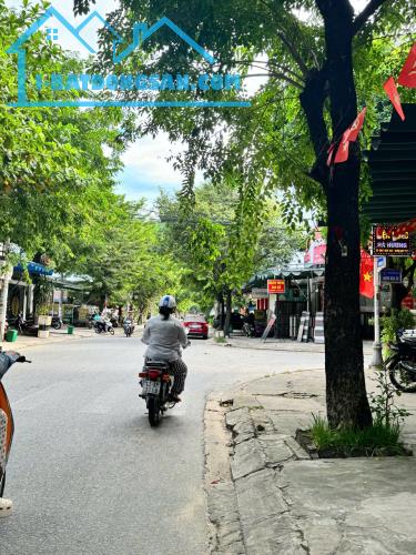 *Bán nhà đường (7m5) Lê Đình Kỵ, Gần Trần Đình Nam, dt 104m2, Giá 5,6 Tỷ TL