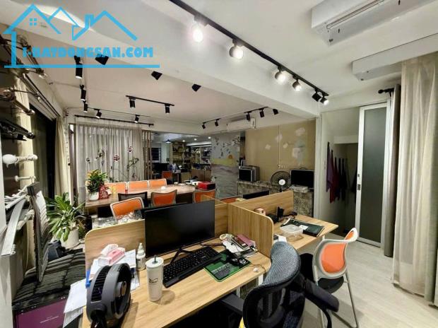 Hạ giá nhà mặt phố Nguyễn Lân 79m2, 5T, mặt tiền 11.8m lô góc hiếm quận Thanh Xuân