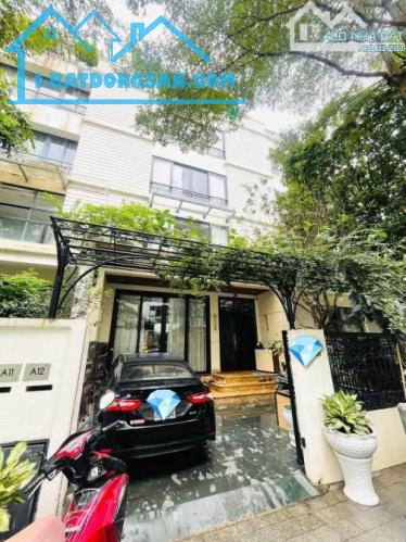 BIỆT THỰ KHU VĨNH PHÚC BA ĐÌNH, SỔ CÓ HOÀN CÔNG, 150M x 5 TẦNG, CĂN GÓC 3 THOÁNG SIÊU ĐẸP
