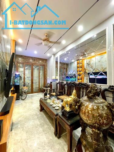 Nguyên Hồng - 43M2, 4 Tầng, 16 Tỷ - 2 Mặt Thoáng, Full Nội Thất Ở Ngay, Gần Đài TH