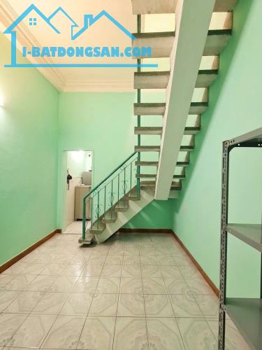 Nhà Tân Bình - Trần Văn Hoàng, 3 tầng ở ngay - KD đa dạng - dài 9m - 75m2 - hơn 4 tỷ.