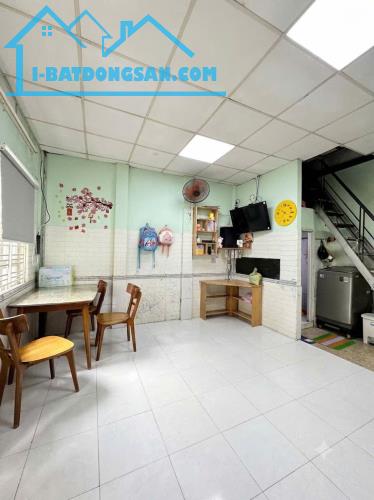 Nhà Tân Bình – Âu Cơ, 2 tầng ở ngay - ngang gần 5m - 56m2 – hơn 2 tỷ.