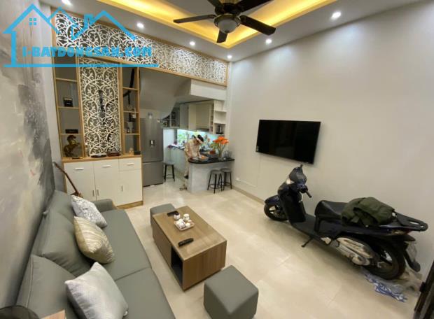 Hạ giá nhà Xuân Diệu 28m2, 4T, MT3.8m mới đẹp ở ngay giá 9 tỷ cận kề Hồ Tây