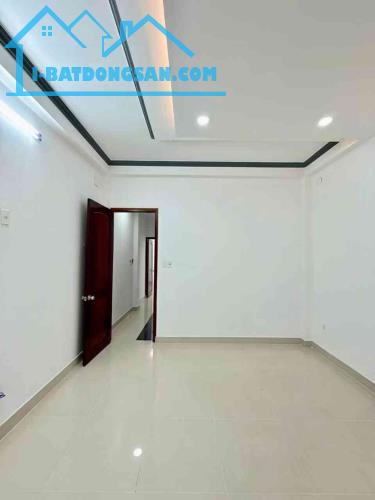 Bán nhà 3 tầng 64m2 tại Liên Khu 4-5, giá 5.1 tỷ