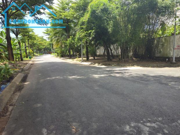 THỦ ĐỨC, BÁN ĐẤT BIỆT THỰ ĐỖ XUÂN HỢP DT 10x25m