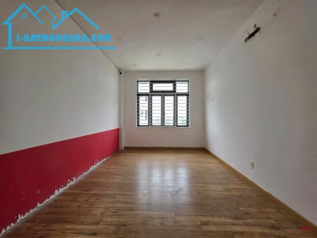 Bán tòa nhà 5 tầng và sân thượng mặt tiền Trương Định, Tân Mai, Biên Hòa, 297m2, giá 35 tỷ