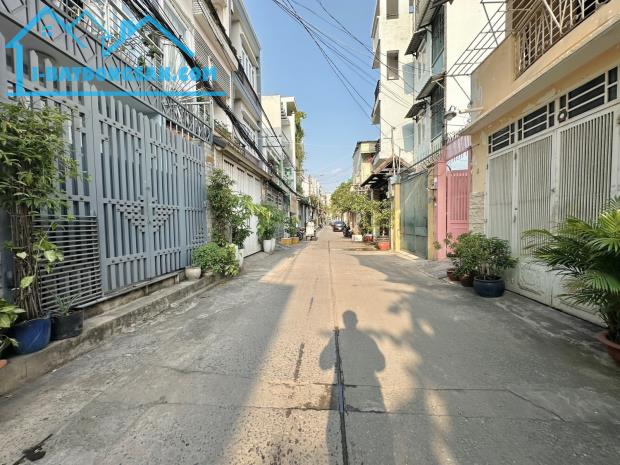 Nhà Bùi Đình Túy, Phường 24, Bình Thạnh, 90m, 3 tầng, xe hơi, chỉ 13,9 tỷ.