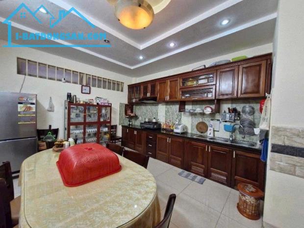 Nhà 5 tầng Hẻm xe hơi cạnh 373 Lý Thường Kiệt, Tân Bình, Giá 10.4 tỷ 0834399266