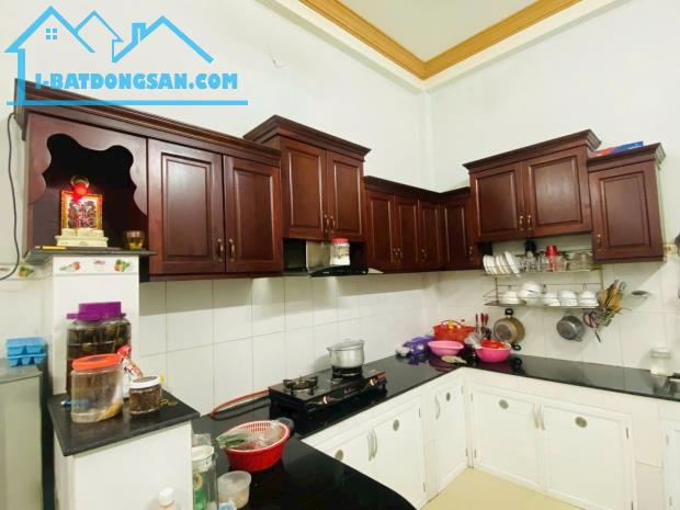 Bán gấp căn nhà hẻm xe tải, đường Lạc Long Quân, Tân Bình, Giá 10.45 tỷ 0834399266