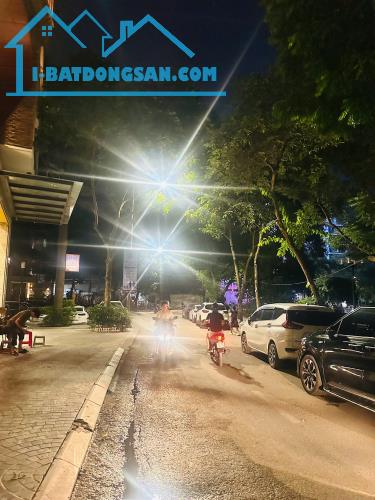 Độc Bản Đống Đa-Building Mặt Phố View Hồ Ba Mẫu 396M2 9T+2 Hầm Dòng Tiền 7.2 Tỷ/Năm 265 Tỷ