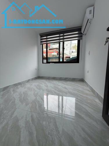 Hơn 2 tỷ có nhà phố Khâm Thiên gần hồ Văn Chương