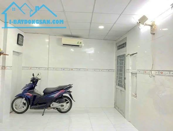 26M² – 2 TẦNG – SÁT MẶT TIỀN – NGAY HÔNG CHỢ TÂN BÌNH