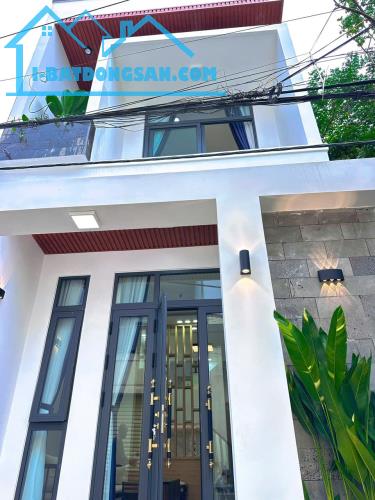 BÁN NHÀ 2 TẦNG FULL NỘI THẤT HIỆN ĐẠI KIỆT ÔTÔ DUY TÂN, P. AN CỰU, TP HUẾ, CHỈ 2,65 TỶ