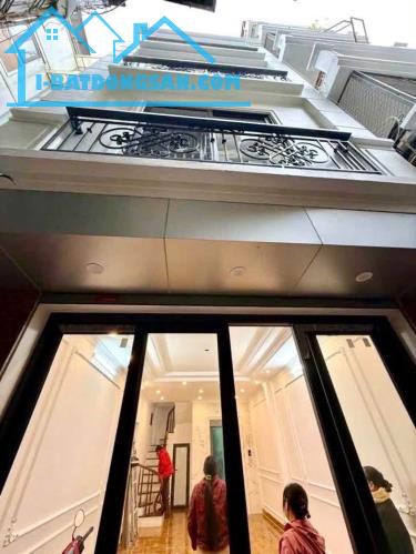 Xây Mới- Thang Máy -Lô Góc3 thoáng-Văn Miếu-Đống Đa-Dt: 40m2/6 tầng*14,x tỷ