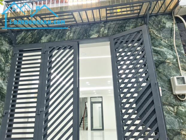 Bán gấp nhà mới Trương Phước Phan hẻm xe hơi đủ tiện ích, tặng nội thất, 3 PN nhỉnh 4 tỷ