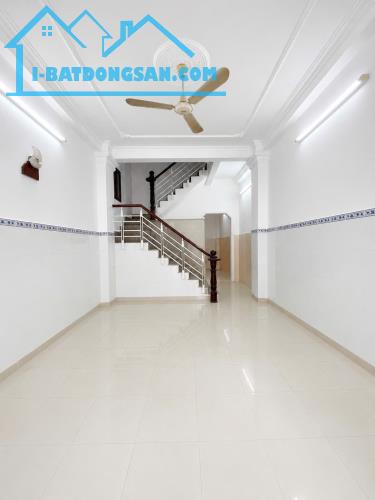 Bán gấp nhà 4 tầng Phú Thọ Hòa hẻm xe hơi thông 5PN khu VIP Tân Phú, hoàn công đủ hơn 6 tỷ
