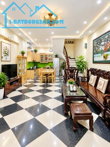 CHÍNH CHỦ CẦN BÁN GẤP NHÀ ĐẸP TÂY HỒ 40M X 4 TẦNG MT 4M NHỈNH 10 TỶ