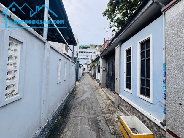 NHÀ ĐÌNH PHONG PHÚ - 40m2 - XE HƠI 4 CHỖ VÀO - 3.4T