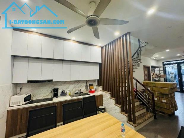 Bán liền khề KĐT Đại Kim, Nguyễn Xiển 75m2, 5 Tầng, Giá 27.x Tỷ