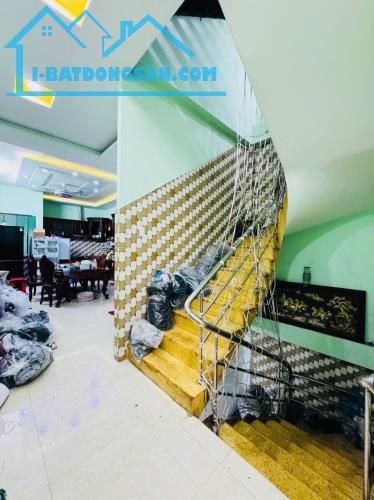 Продаётся недвижимость, 162 м², Tân Phú