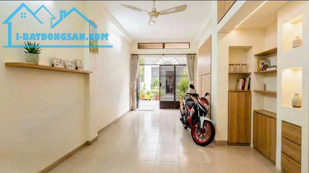 Nhà Tân Bình - Hồng Lạc, 2 tầng ở ngay - KD - ngang hơn 3m - dài 12m - hơn 4 tỷ