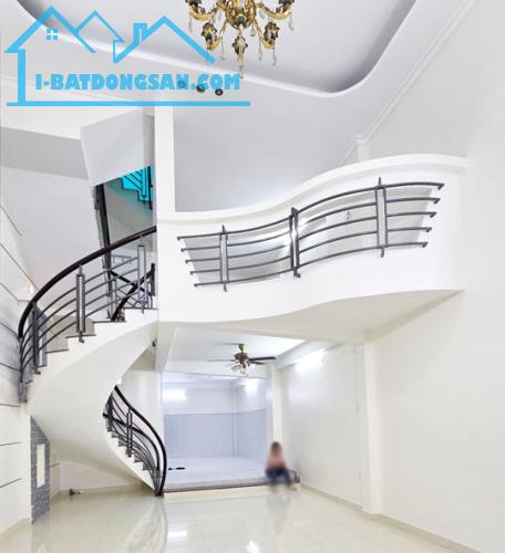 Bán nhà 4 tầng, mặt tiền Hoàng Xuân Nhị, P.Tân Phú, 5x21m, 106m2, chỉ 11.9 tỷ TL