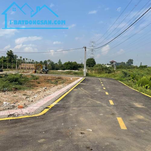 LÔ ĐẤT HIẾM VEN SÔNG GIÁ TỪ 900Tr/Nền GẦN NHÀ THỜ TÂN TRIỀU .