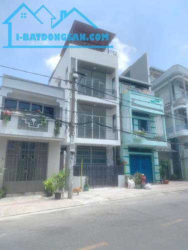 Nhà góc mới 4 tầng mặt tiền đường Tùng Thiện Vượng P11Q8. Giá: 9 tỷ