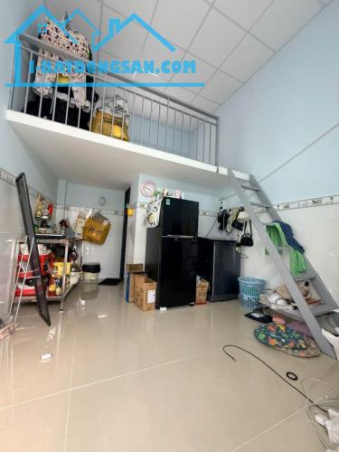 Dãy trọ 2 tầng, 12 phòng – Dt 139m² (6.1 x 23m) – Dòng tiền 444tr/năm – Gần Đỗ Xuân Hợp