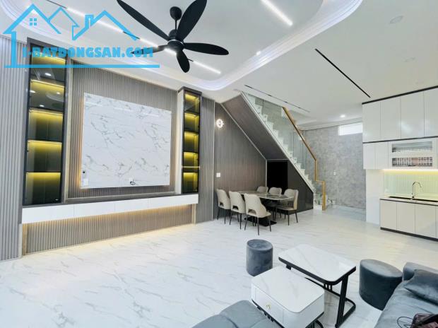 📣Bán #Nhà Lầu Mới cách Mai Hắc Đế 50m, Buôn Ma Thuột