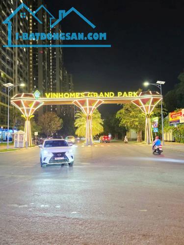 💋Long Thạnh Mỹ - Mặt tiền 98m2 💰Chỉ 4tỷ2 👉Kê bên Vinhomes, đường rộng rãi, ở thoải mái