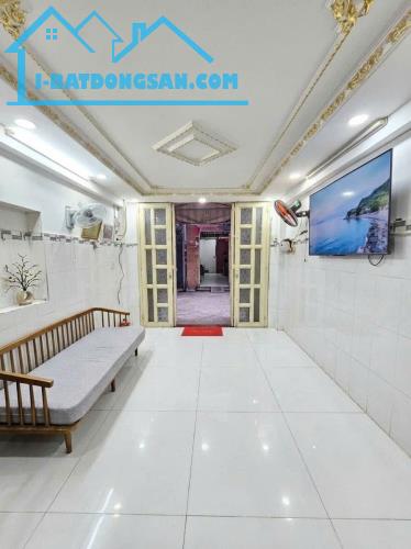 Nhà Tân Bình - Ni Sư Huỳnh Liên nở hậu, 3 tầng ở ngay - ngang hơn 3m – 84m2 – 4 tỷ.