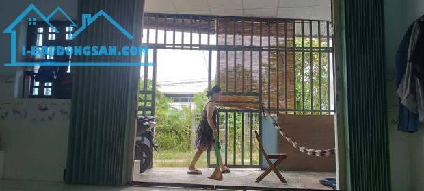 Nhà mặt đường 5m, đối diện Công Viên 7 Kỳ Quan, 495tr.