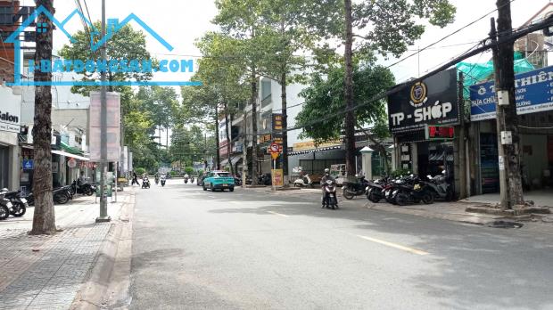 Bán nhà 1 trệt 1 lầu mặt tiền Trương Định, Tân Mai, Biên Hòa, 75m2, giá 8 tỷ 500.