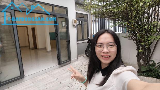 Nhà ngay Âu Cơ Tân Phú, ngang lớn 6m mà chỉ nhỉnh nhẹ 7Đ
