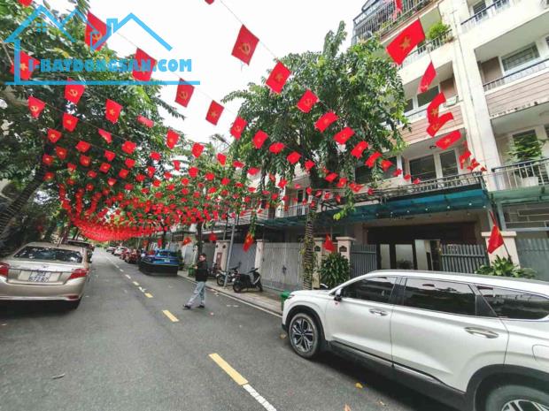 Liền Kề An Hưng 83m 5t thang máy, vỉa hè ô tô tránh, gần công viên thiên văn học, aoenmail