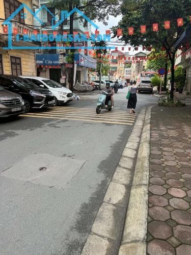 Bán Nhà P/Lô Ô Tô Tránh Phố Kim Đồng Hoàng Mai 60m2-4T-2 Thoáng 30 Tỷ Kim Đồng.
