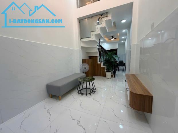 Nhà Tân Bình - Lạc Long Quân, 4 tầng ở ngay - KD, dài gần 13m - 136m2 - hơn 5 tỷ.