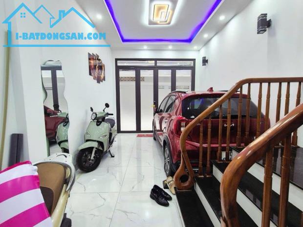 Bán gấp nhà Đường Láng nhỉnh 9 tỷ Gara ô tô 29m2, 5 tầng đẹp long lanh hiếm Đống Đa