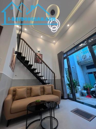 Nhà mới đẹp, ở ngay nội thất cao cấp PHÚ THỌ HÒA khu sầm uất đủ tiện ích 36m chỉ 4 TỶ. HIẾ
