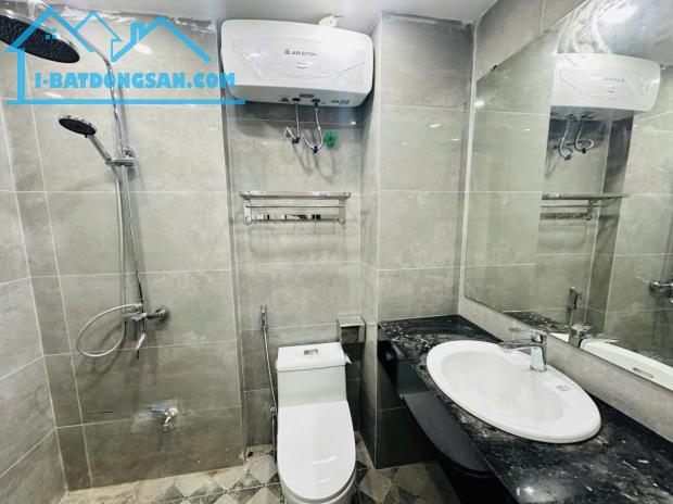 BÁN GẤP NHÀ HOÀNG QUỐC VIỆT CẦU GIẤY 37m2, 6 TẦNG MẶT TIỀN 4,2m GIÁ 17.8 TỶ THANG MÁY.