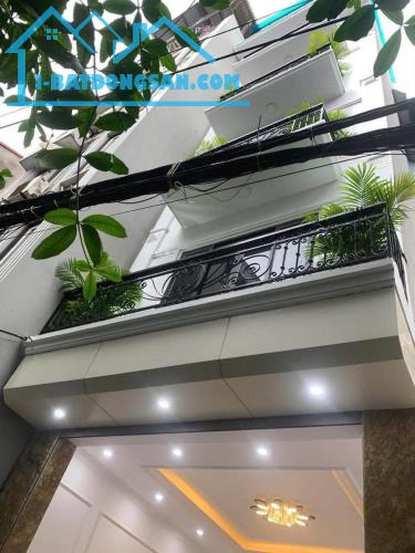 BÁN NHÀ ĐƯỜNG GIÁP BÁT. 80M2 - 6 TẦNG. THANG MÁY. GARA Ô TÔ.
