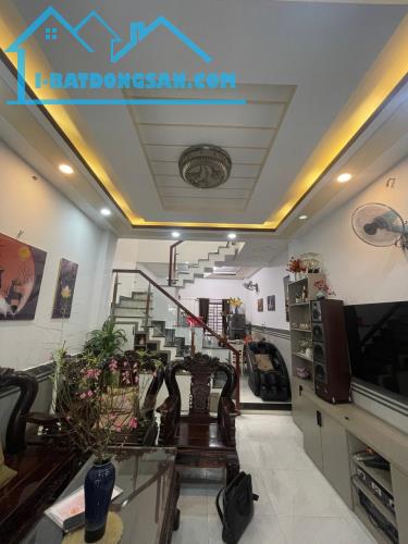 T3005 - Nhà đẹp giá rẻ gần Sân Golf Tân Sơn Nhất, Nguyễn Duy Cung 5.x tỷ