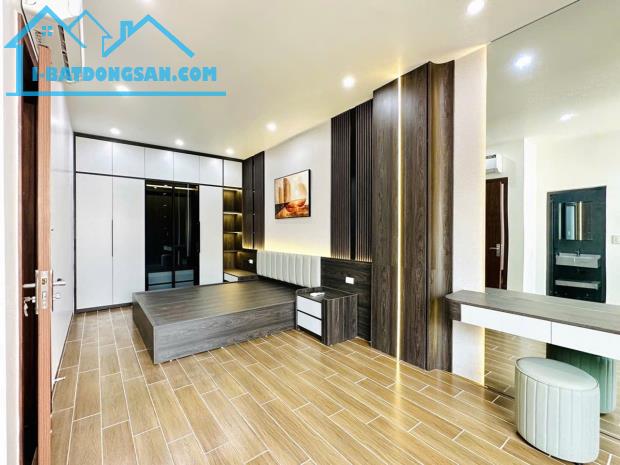 Sát khu phân lô Quán Nam, nhà 5 tầng*40m2-4tỷ65, oto đỗ cách nhà 20m, xây mới độc lập