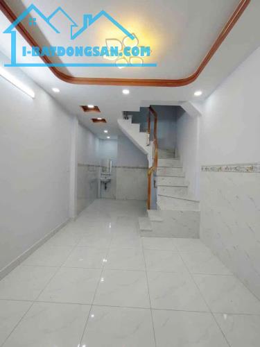 Nhà Tân Bình – Ni Sư Huỳnh Liên, 2 tầng ở ngay - KD, ngang 3m - dài 8m - hơn 3 tỷ.