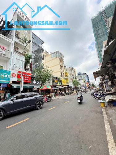 Giảm 6 tỷ bán nhanh nhà mặt tiền Cô Giang Q1, ngang 3.8m 4 tầng chỉ còn 13 tỷ