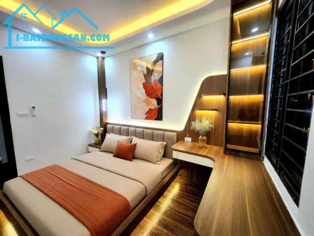 Bán nhà Kim Giang ,oto 7 chỗ đỗ cửa kinh doanh đỉnh.34m2 9.2 tỷ.