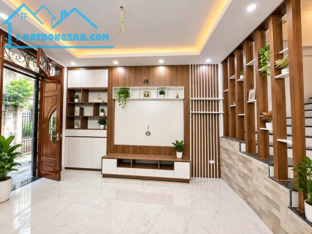 GIẢM SỐC NHÀ VĂN CAO PHỐ VIP BA ĐÌNH MỚI KOONG 45M X 5 TẦNG MT 4,8M NHỈNH 12 TỶ
