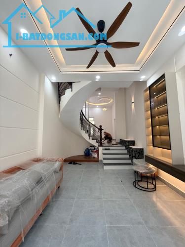 HXH Nguyễn Hữu Tiến, 56m2, 4x14, nhà đẹp ở ngay, XH tới nhà, Chỉ 5.8 tỷ TL