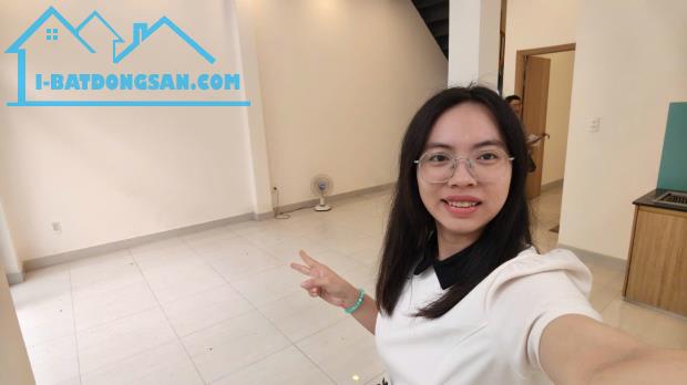 Nhà nở hậu gần 6m, ô tô ngủ trong nhà ngay Âu Cơ Tân Phú mà chỉ nhỉnh nhẹ 7Đ